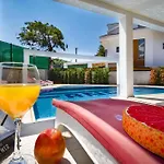 Hisar Celebrity E Villa