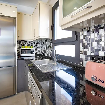 Hisar Celebrity E فيلة *