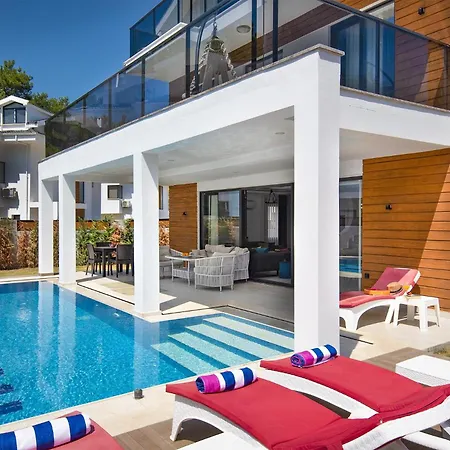 Hisar Celebrity E فتحية