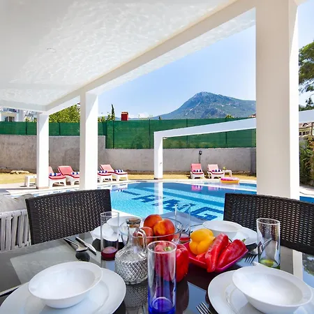 Hisar Celebrity E * فتحية